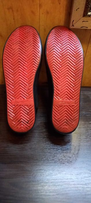 Продам туфли- кроссовки