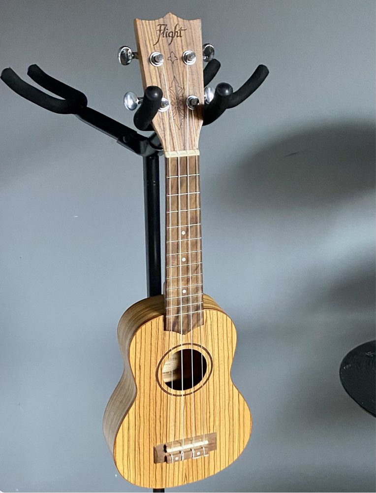 Ukulele Flight Dus 322