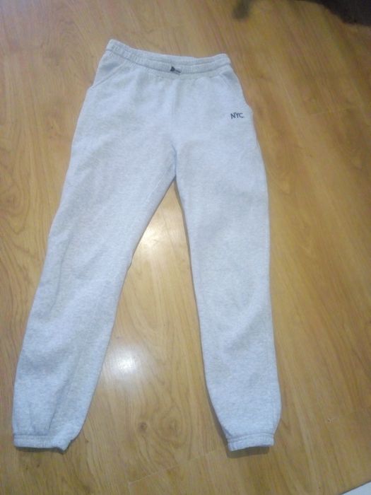 Spodnie dresowe na 12 lat