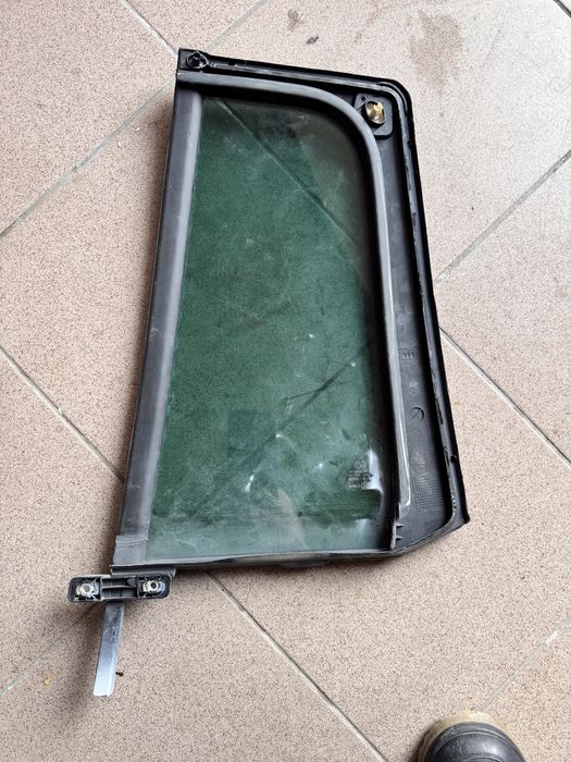 Скло форточка tiguan 2006-2018 права