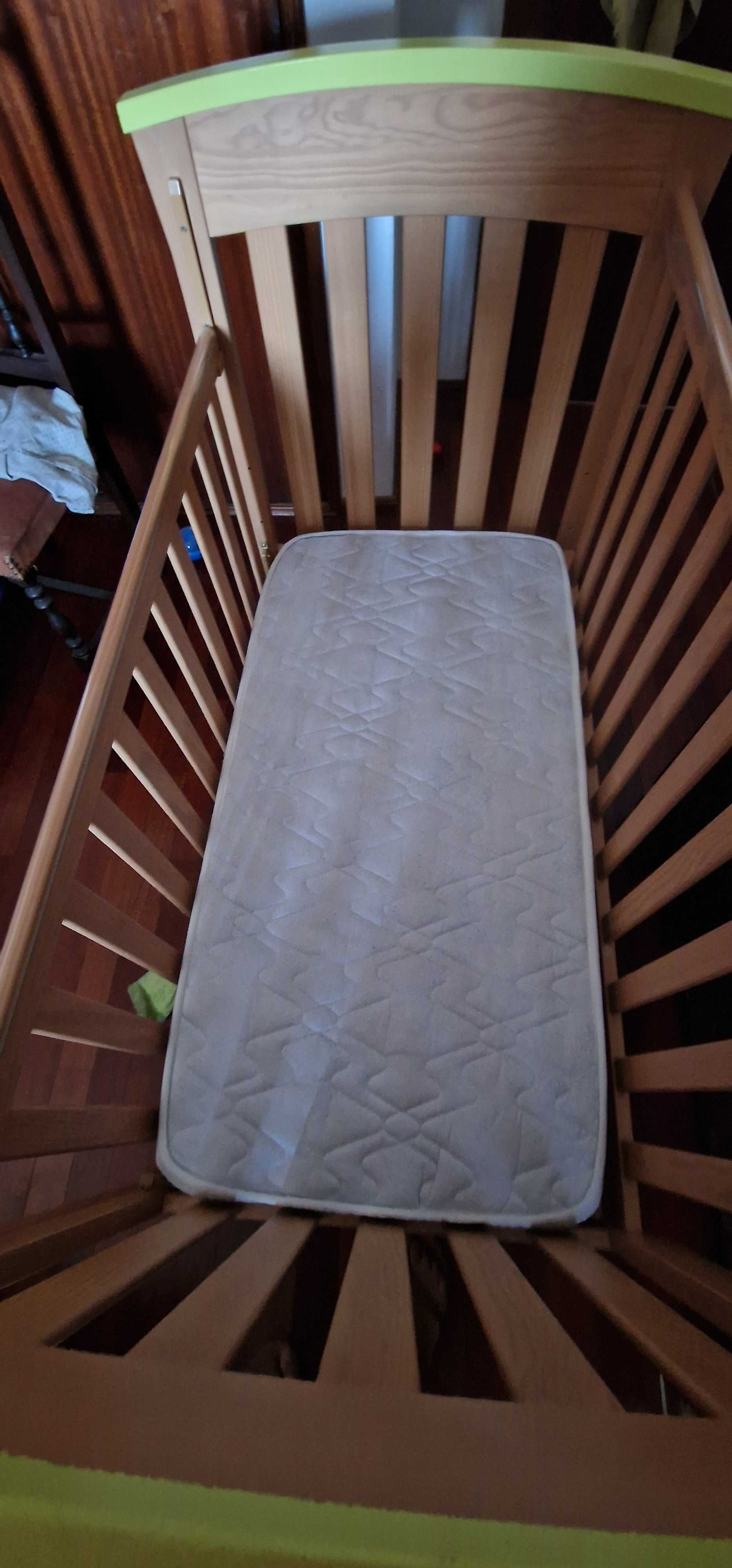Cama de bebé, marca Trama