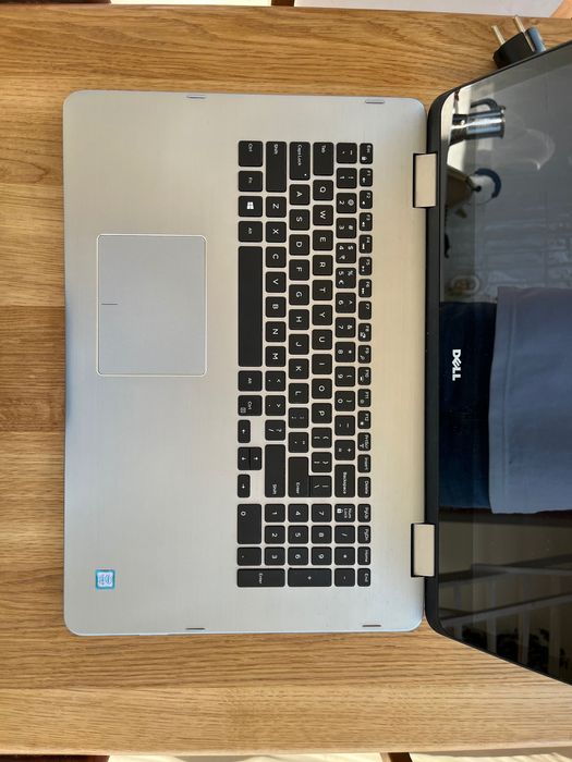 Dell inspiron 7776. 2w1