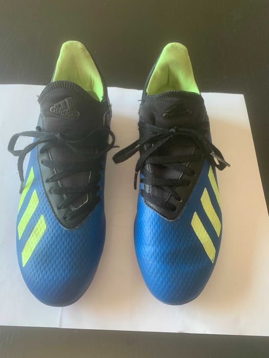 Chuteiras Adidas - Tamanho 37