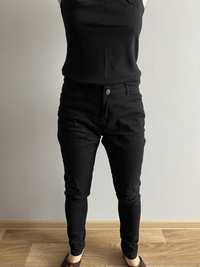 Жіночі чорні штани in extenso
