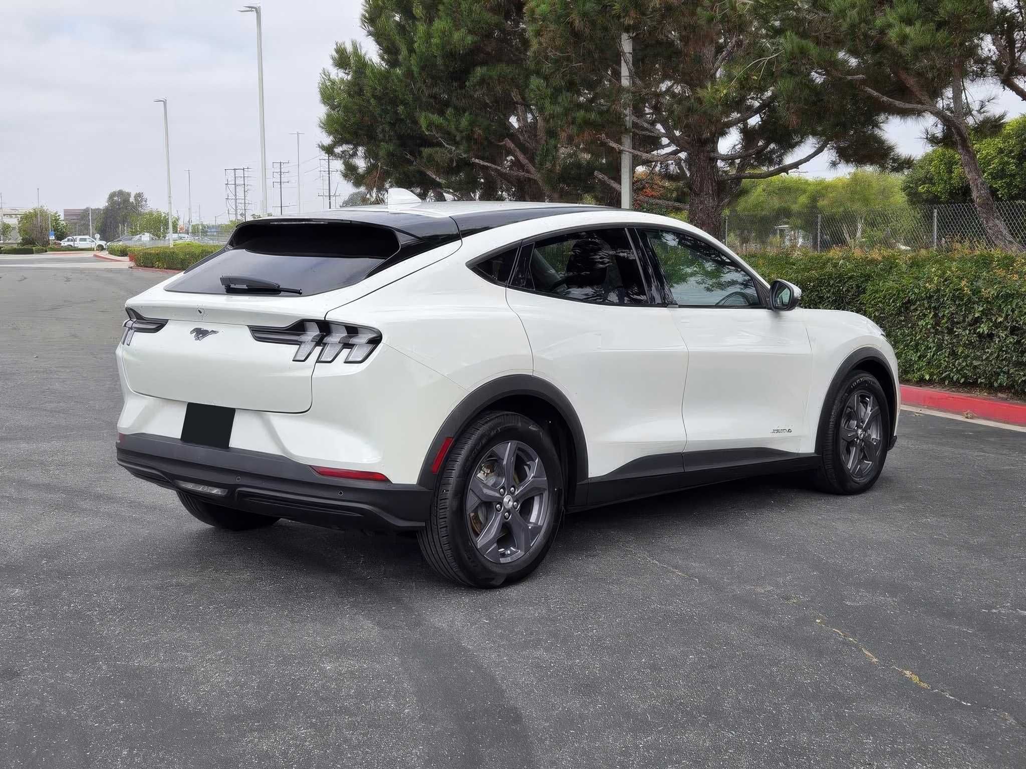 2022 Ford Mustang Mach-E Select