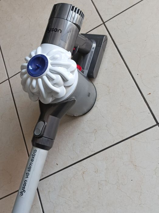 Odkurzacz pionowy Dyson V6 Slim Extra.Bez ładowarki.Sprawny.