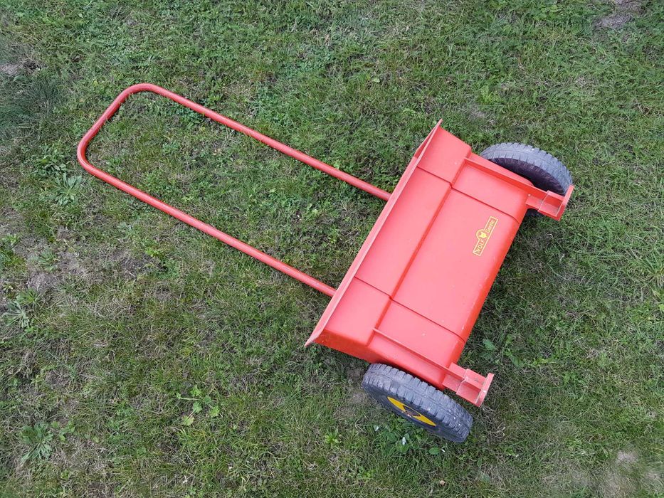 siewnik ogrodowy Wolf Garten, rozsiewacz nawozów / trawy