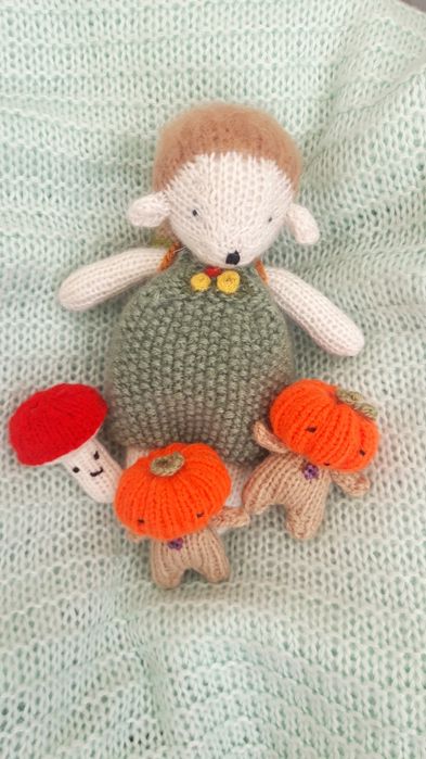 Вязаная игрушка, ёжик