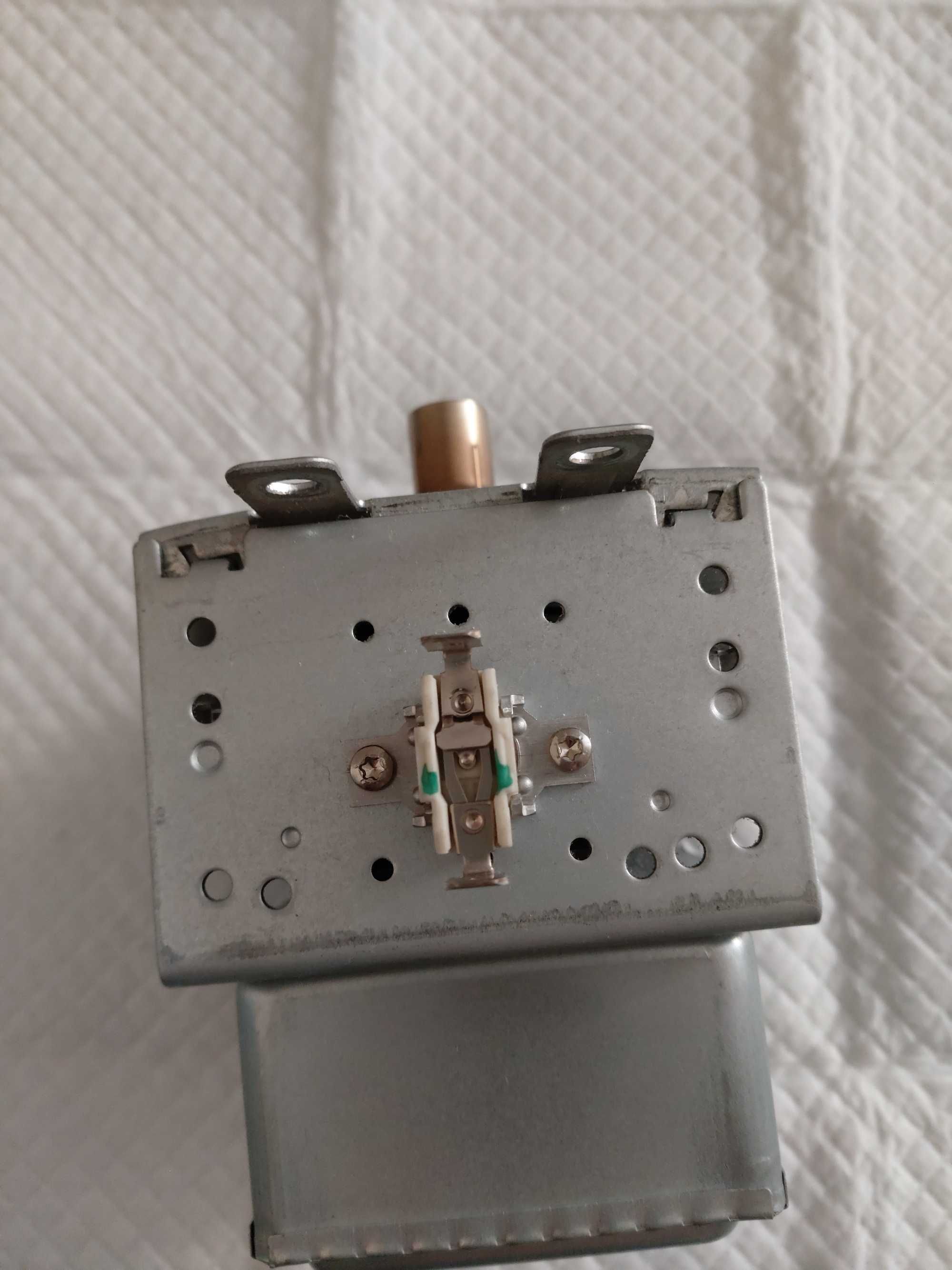 Generator mikrofal, Magnetron, Panasonic 2M244 M23