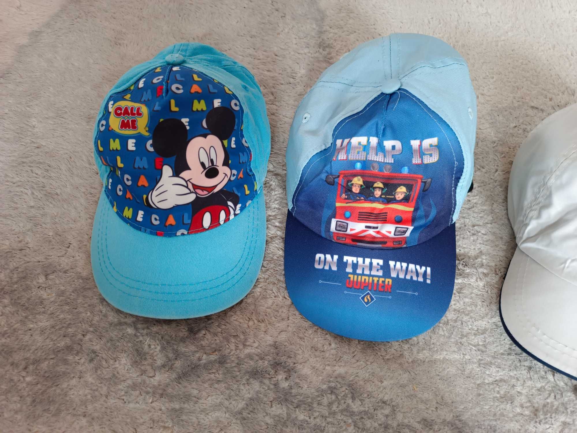 3 czapki z daszkiem chłopięce, myszka Miki, Spiderman i strażak Sam
