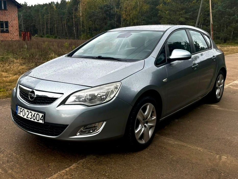 Opel Astra | Klimatyzacja | Grzane fotele | Hak | Komputer pokładowy |