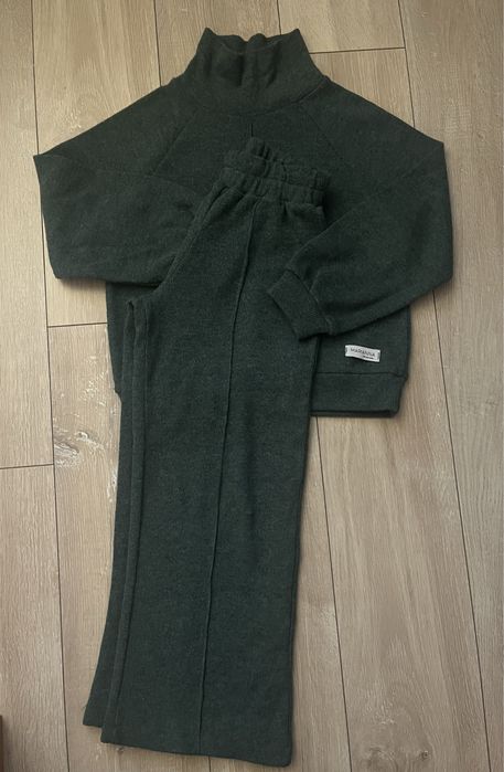 Костюм теплий для дівчинки 146 р