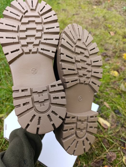 Жіноче взуття Черевики