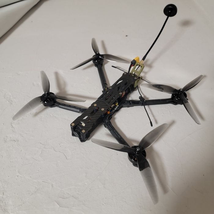 Дрон фпв квадрокоптер