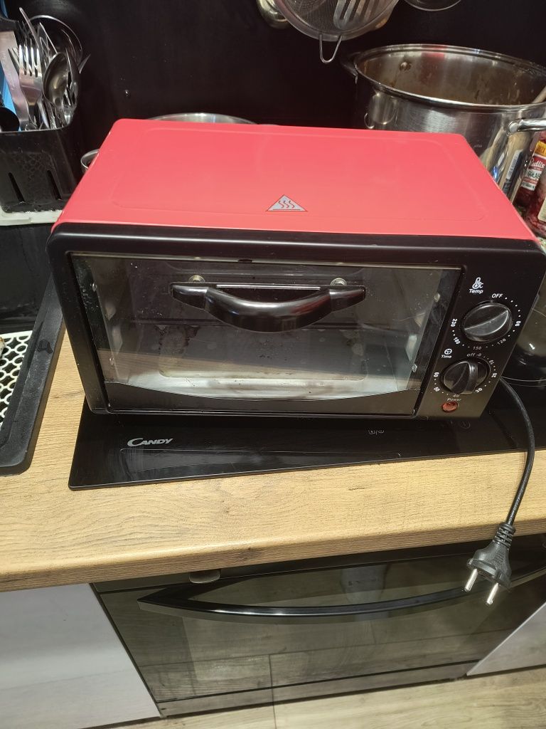 Mini piekarnik elektryczny