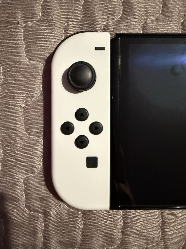 Nintendo Switch OLED (Branca)
