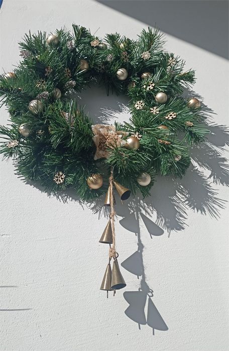 Wieniec Bożonarodzeniowy 45 Cm Na Drzwi Złoty Dzwonki Rękodzieło