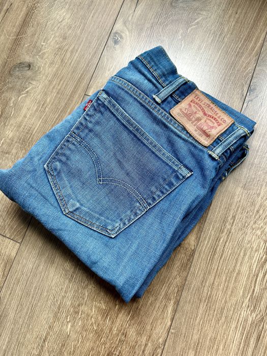 Spodnie jeansowe dzinsy jeansy model Levis 527