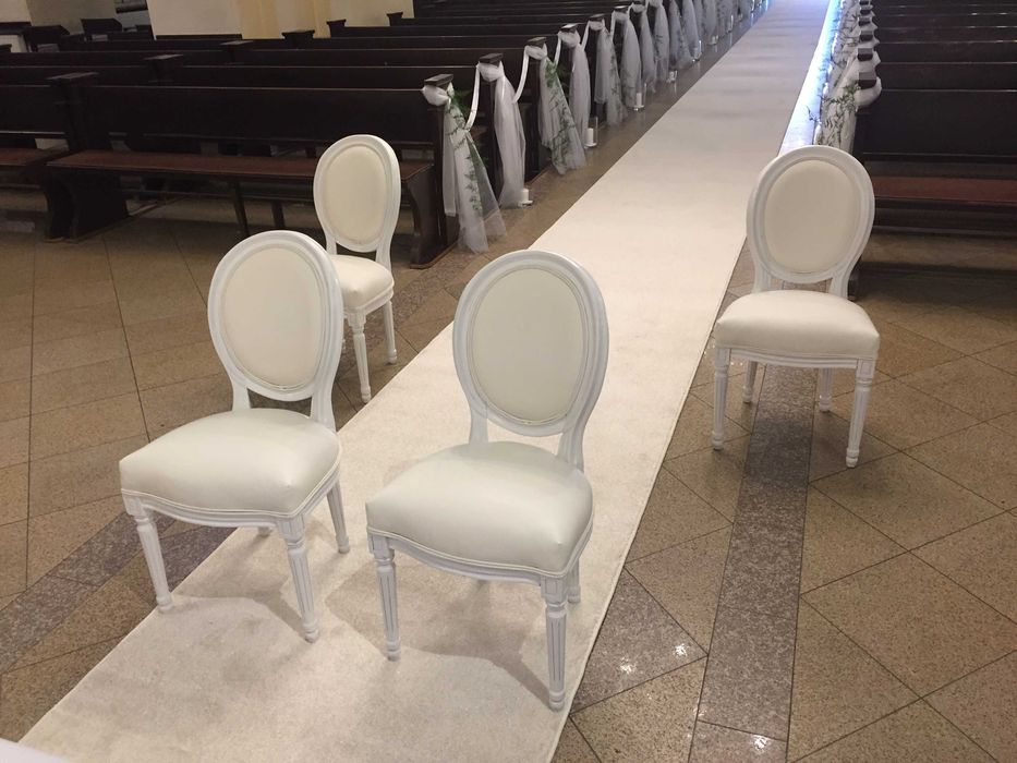 Biały dywan ślubny do kościoła