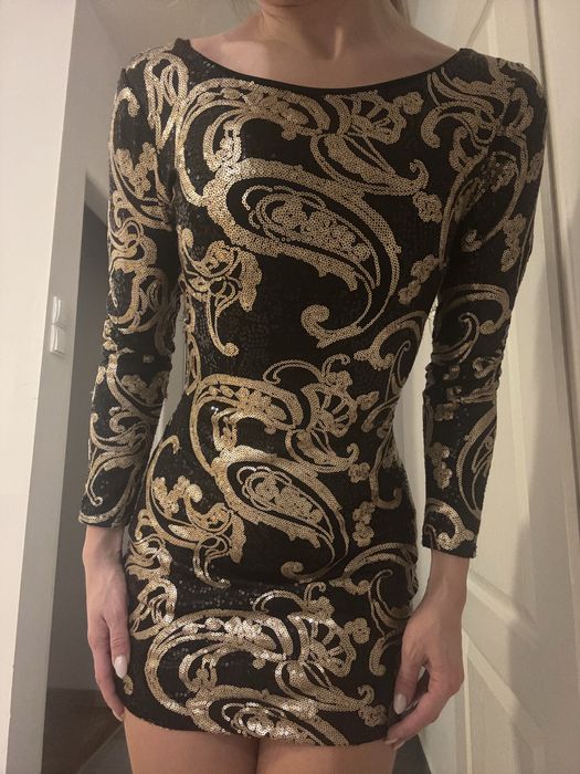 sukienka w cekiny sylwestrowa