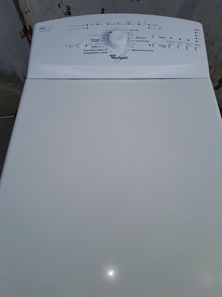 Продам пральну машинку Whirlpool на 5,5 кг.