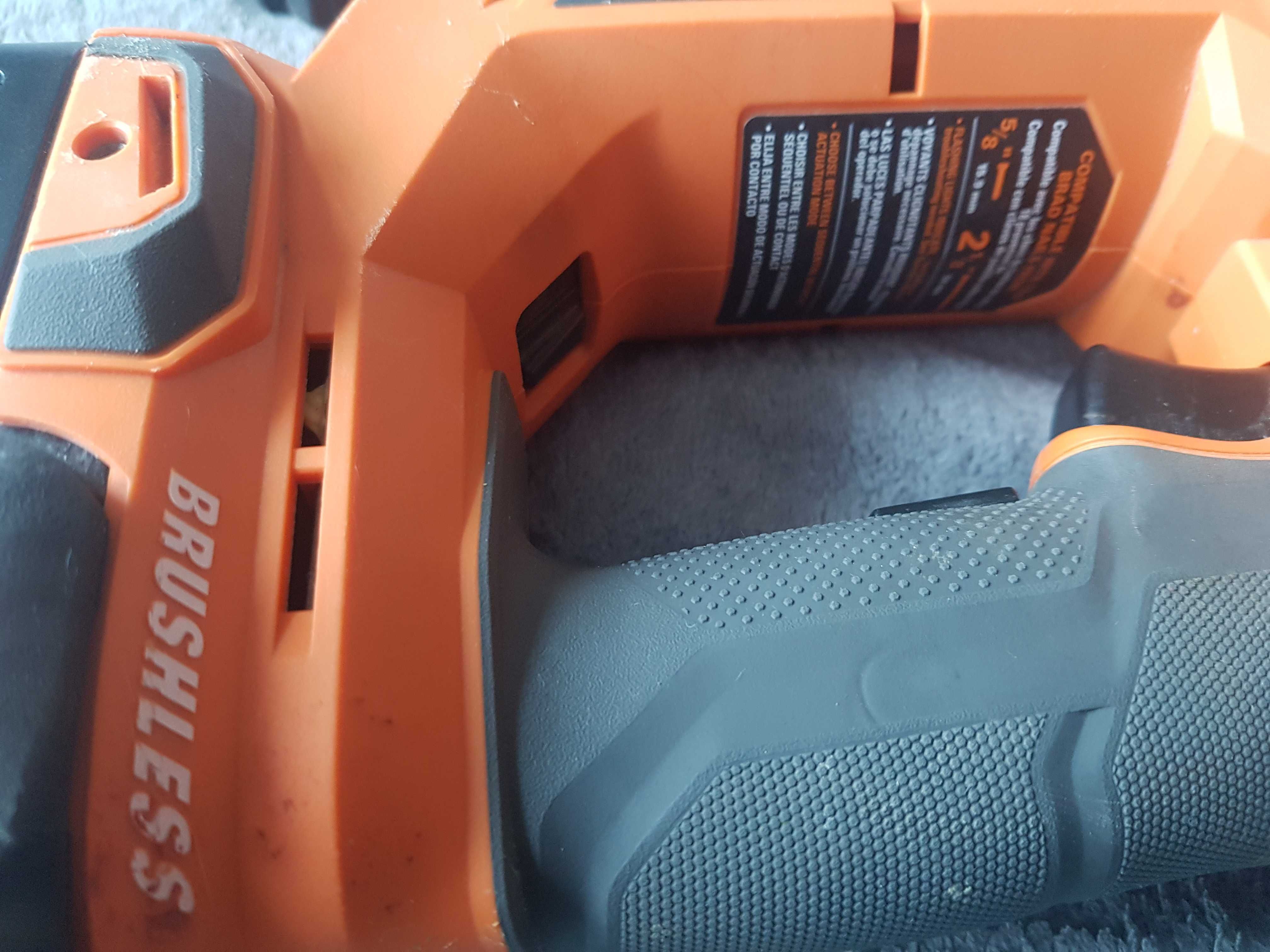 gwozdziarka Ridgid aeg 18v nie zostawia sladow wbijania new tech