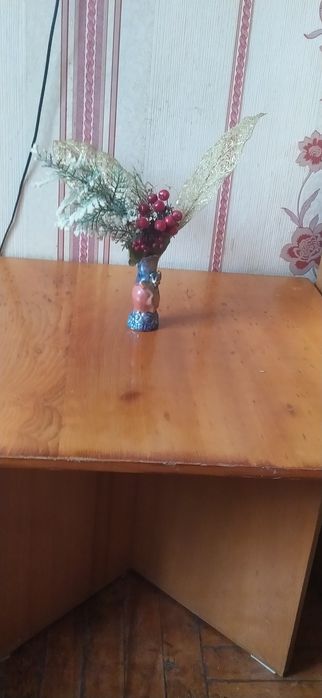 Продаються радянські меблі, поліровані,в господарські руки,реставрації