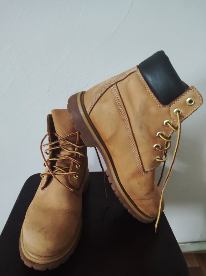 Продам черевики Timberland