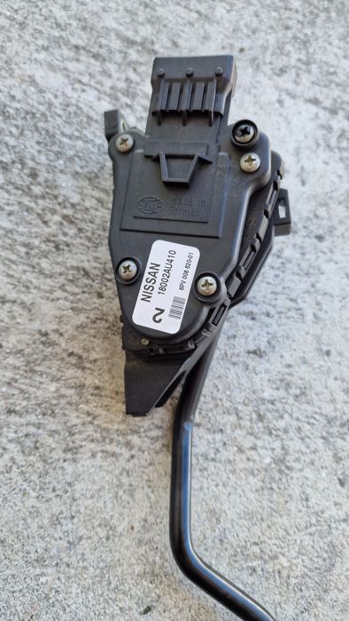 Pedal de acelerador nissan