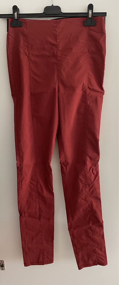 Czerwone spodnie na gumkę STAN DOBRY