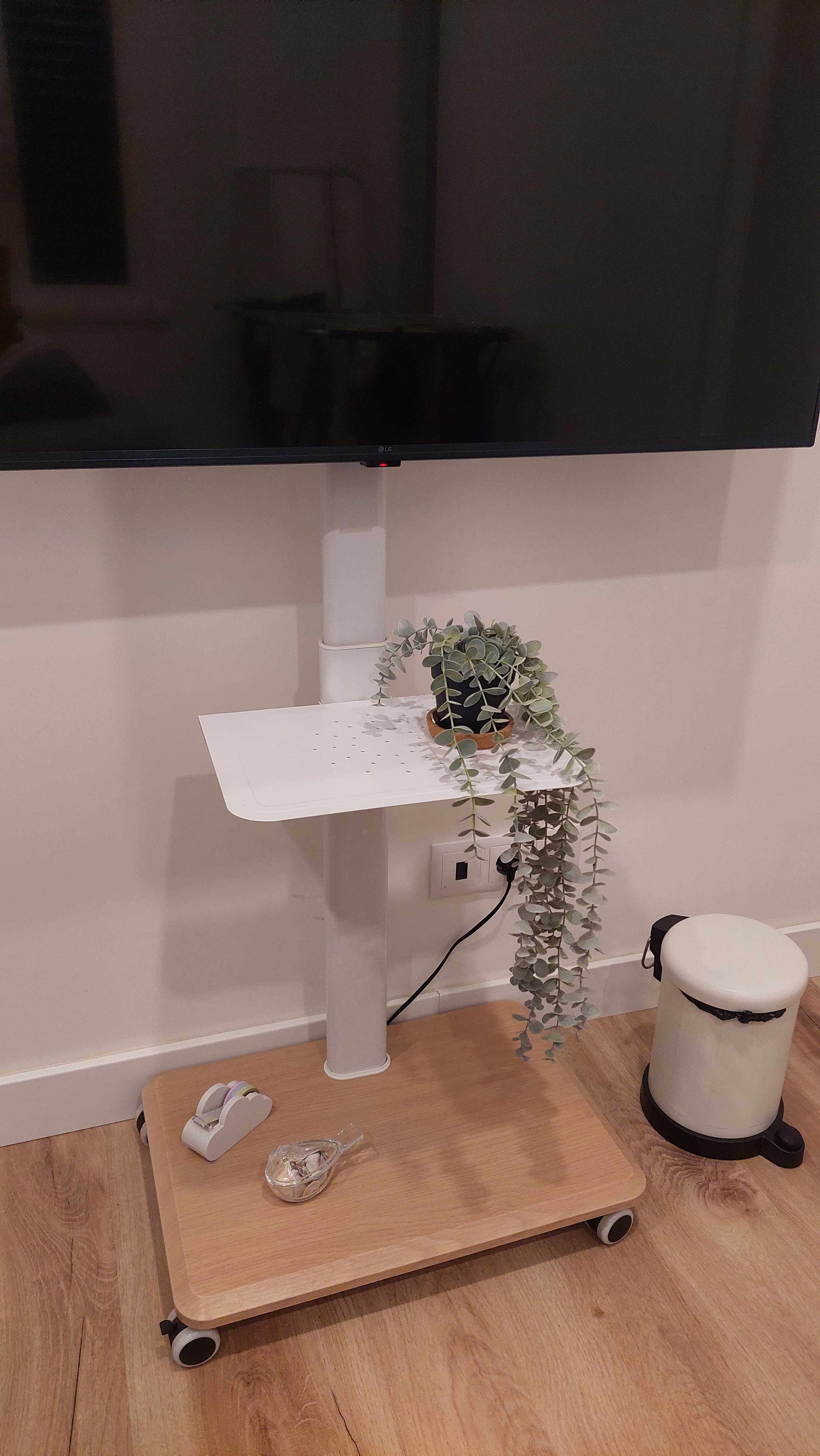 Excelente Suporte/Pedestal para TV
