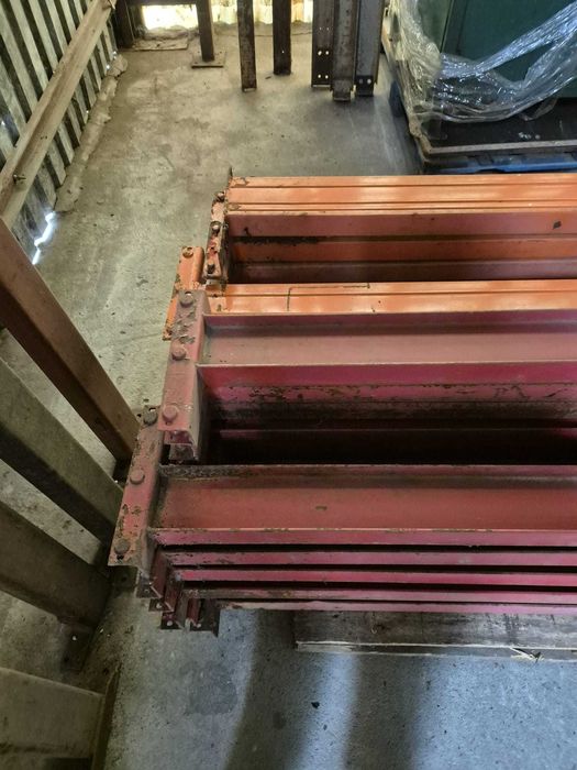 Trawersy  do regałów  magazynowych Trawers 270 cm x 10 cm