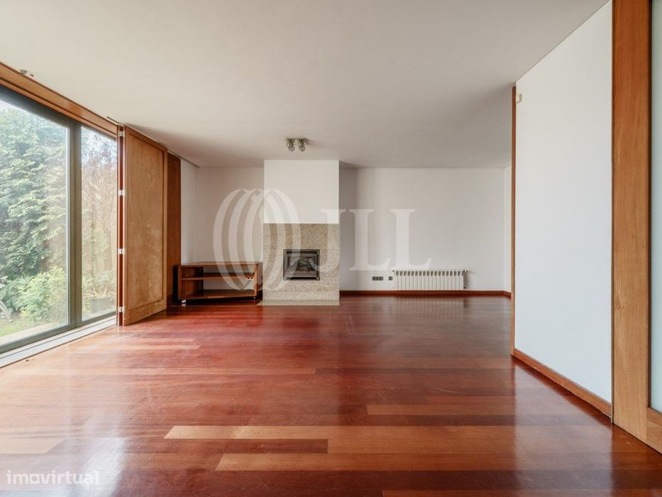 Moradia T5, com piscina coberta, em Lavra, Matosinhos