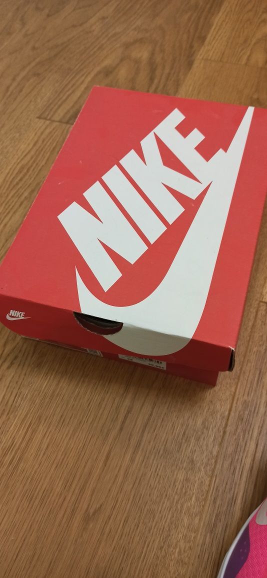 Кросівки  Nike, 35 р, нові