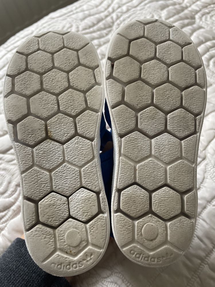 Sandałki Adidas Superstar 27