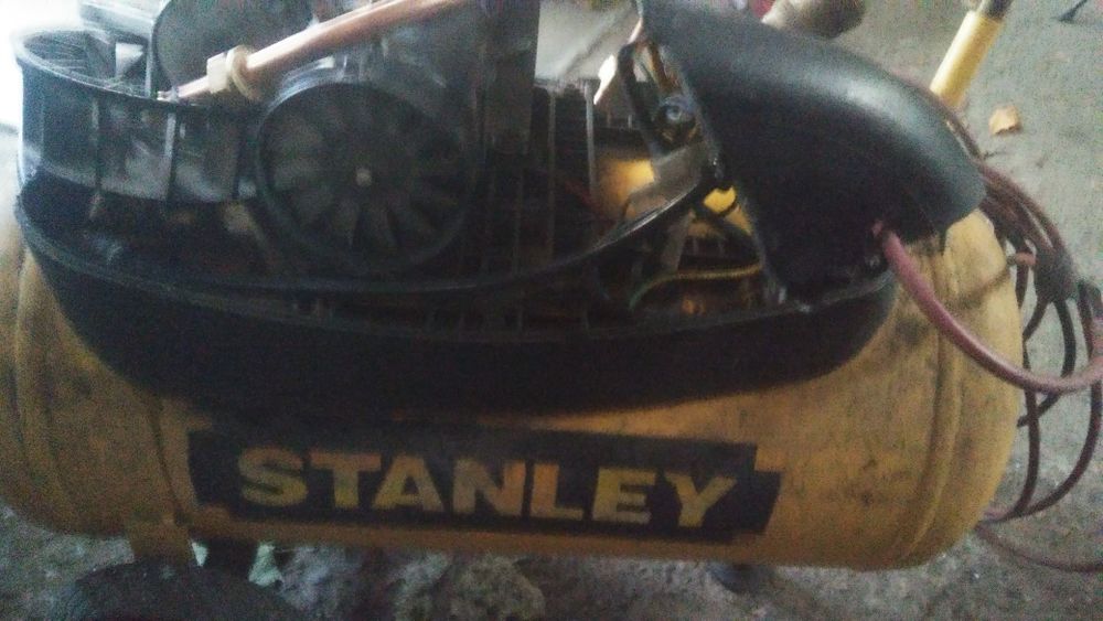 Sprężarka Stanley uszkodzona do naprawy lub na części