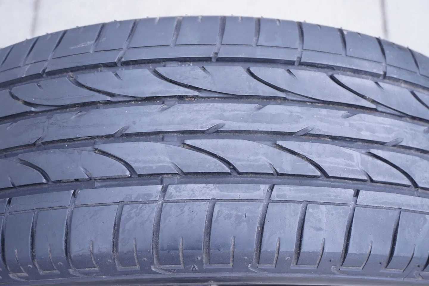 Opona Bridgestone Dueler H/P Sport 215/60/17 96H