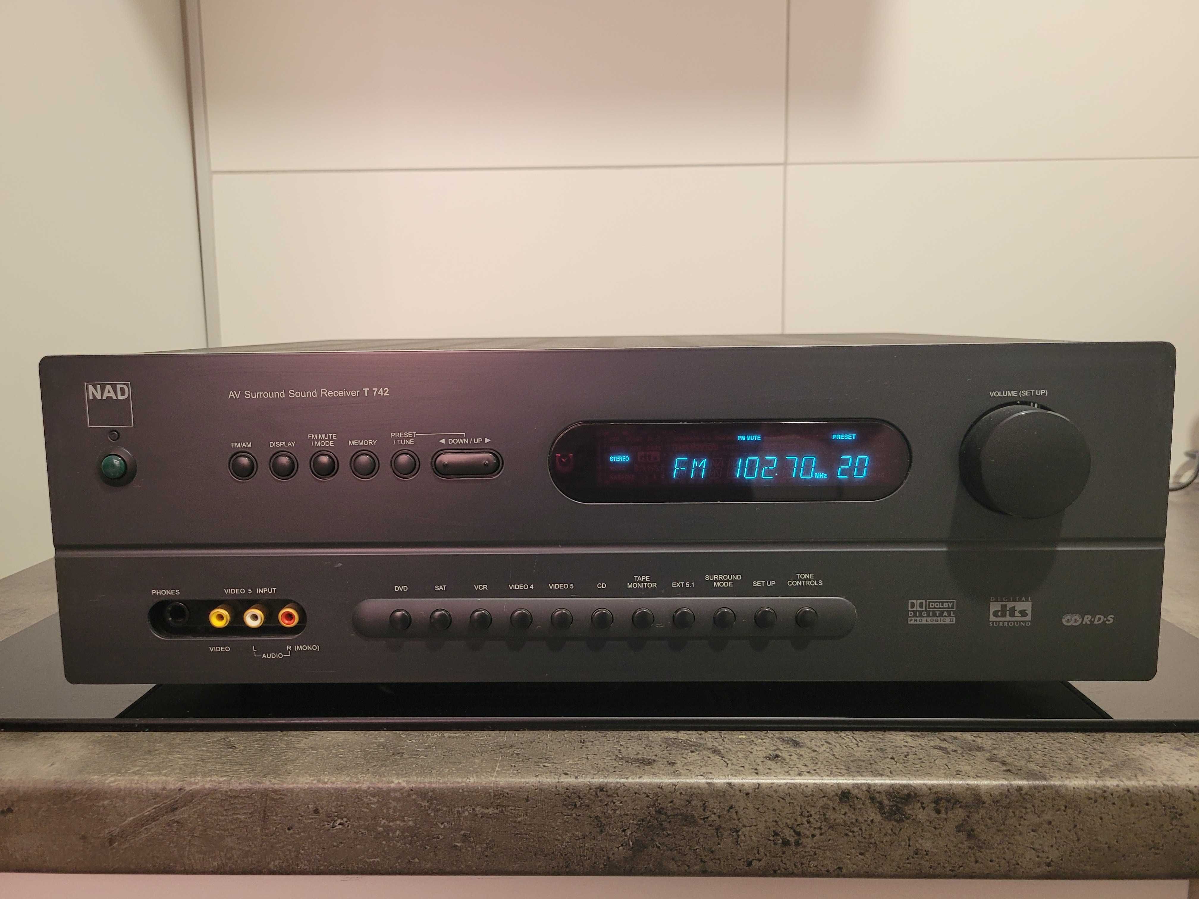 NAD T 742 Amplituner