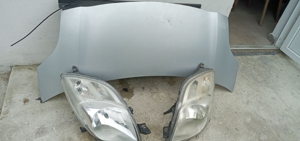 Тойота яріс 2 toyota yaris 2  фара