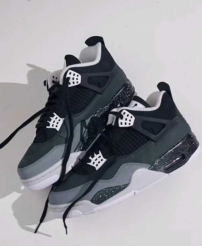 Jordan4Retro Fear R.37.5