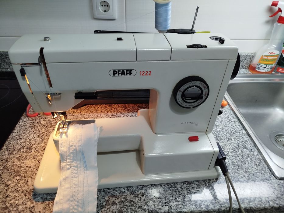 Máquina de costura pfaff 1222