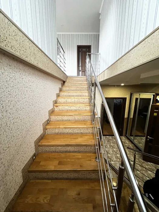 Продам 2 этажный дом в Березановке на левом берегу