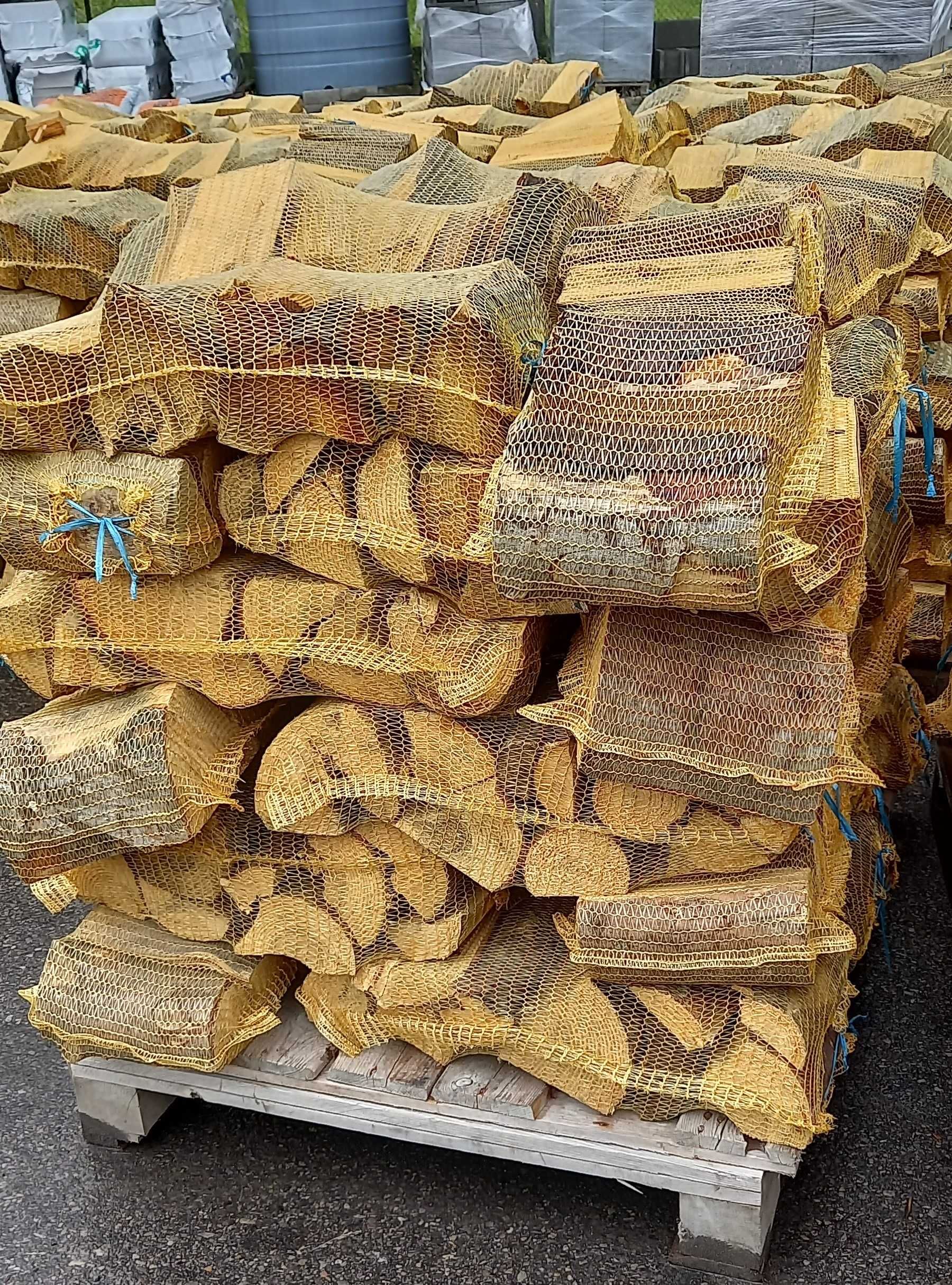 Drewno kominkowe siatka 20-27 dm3 - buk suche, na grilla