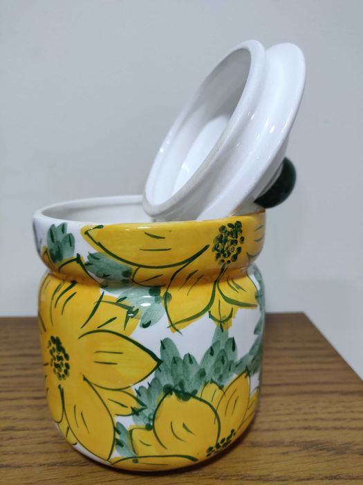 Pote em cerâmica
