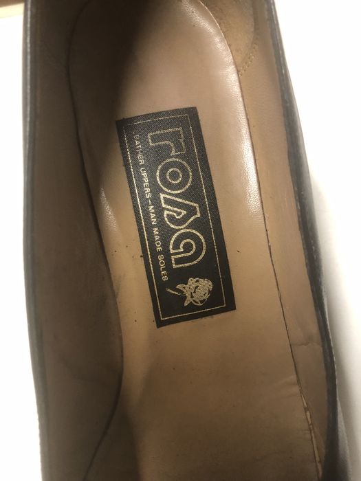 Sapatos azul escuro todos em pele