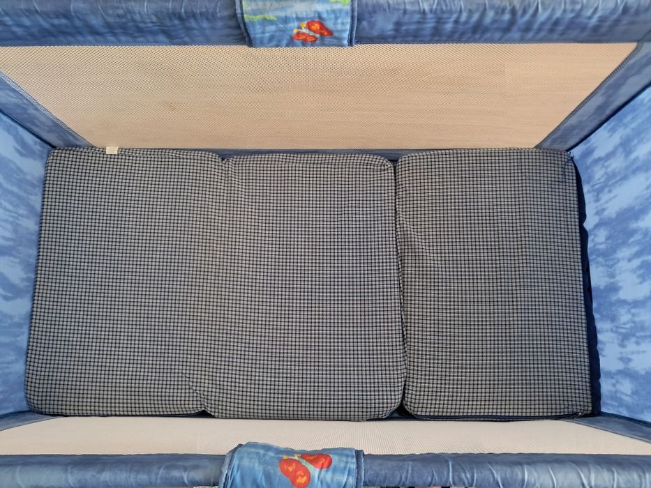 Łóżeczko turystyczne niebieskie Kiddi. Stan ogólny dobry, z minusów ra