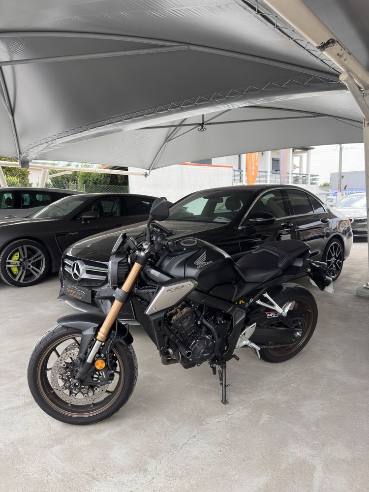 CB650R (com possibilidade de financiamento)