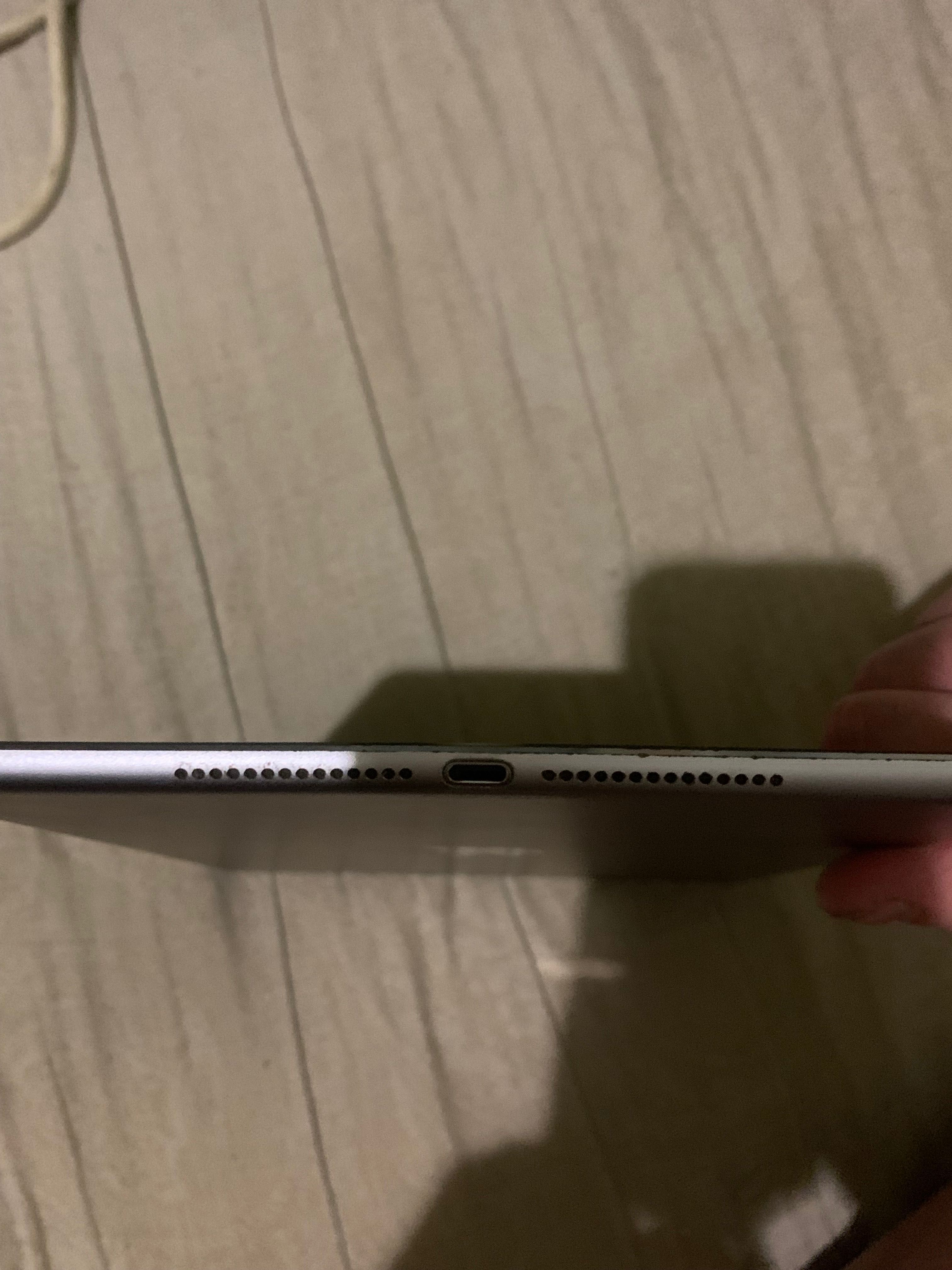 Продам либо обменяю iPad Air 2 14.1