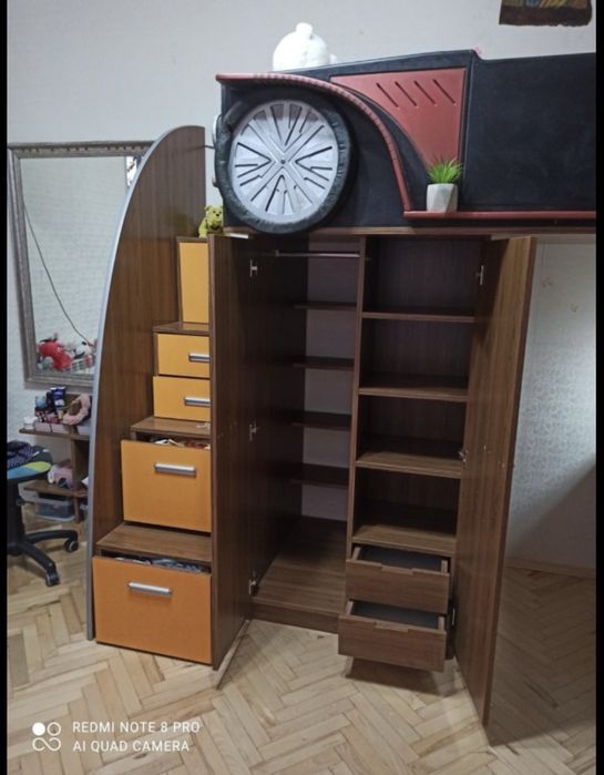 Меблі дитічі в кімнату. Від раннього віку до підлідкового.