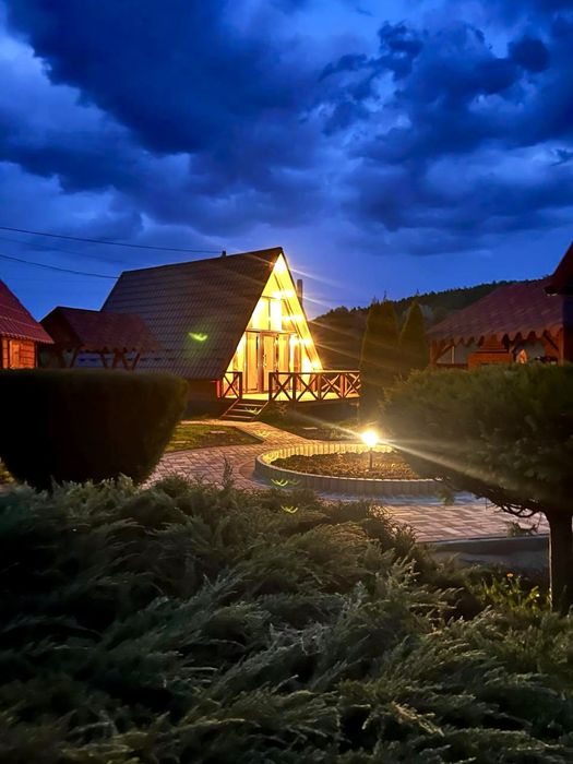 Відпочинок у Карпатах , ЧАН з гідромасажем, БАНЯ , БАСЕЙН на дворі